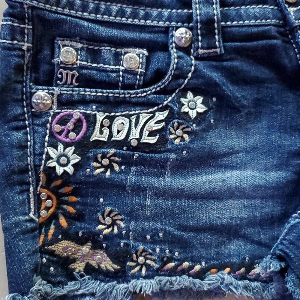 Super Cute Miss Me Shorts - Picture 5 of 8